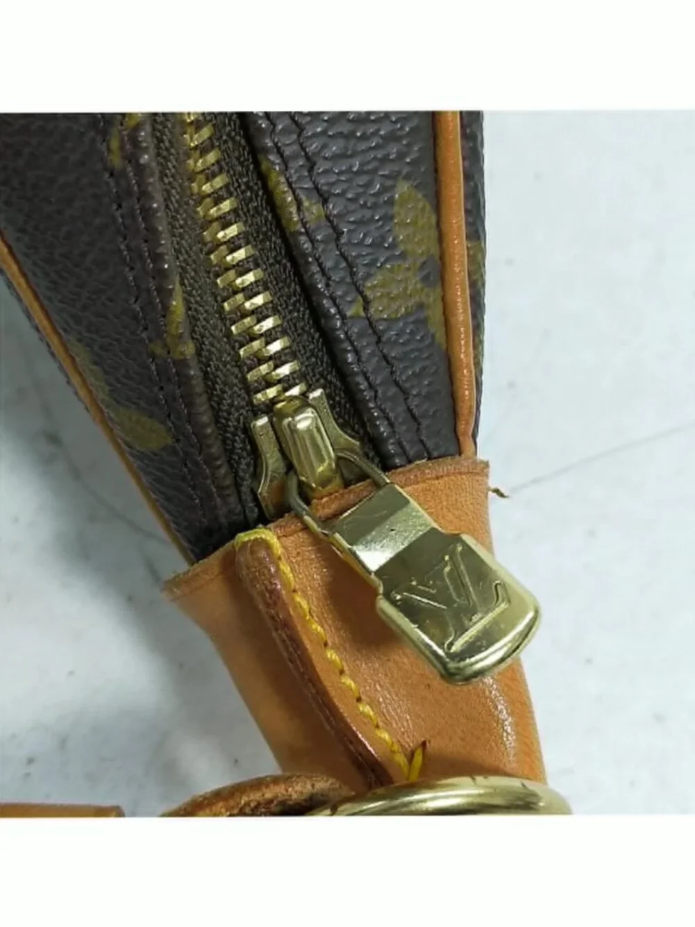 Authentic Louis Vuitton Boulogne 30 Monogram Canvas Shoulder Bag Vintage LV